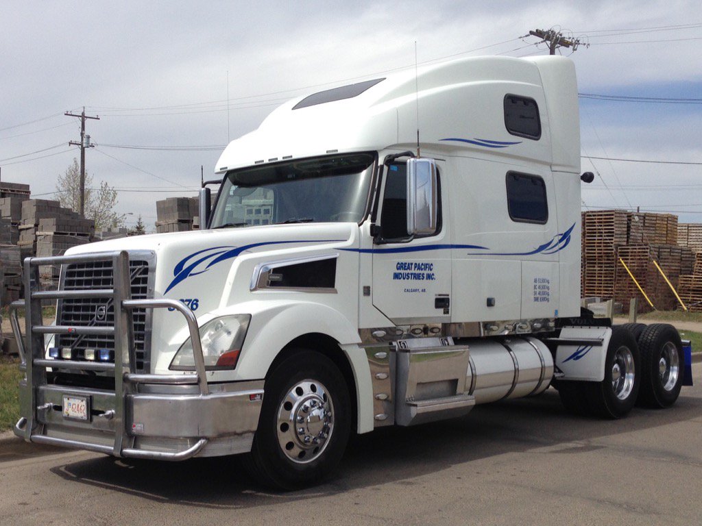#Volvo  the 2008 VT880. The best Volvo heavy truck ever built. Mine has almost 1.6 million km. (1 million miles)