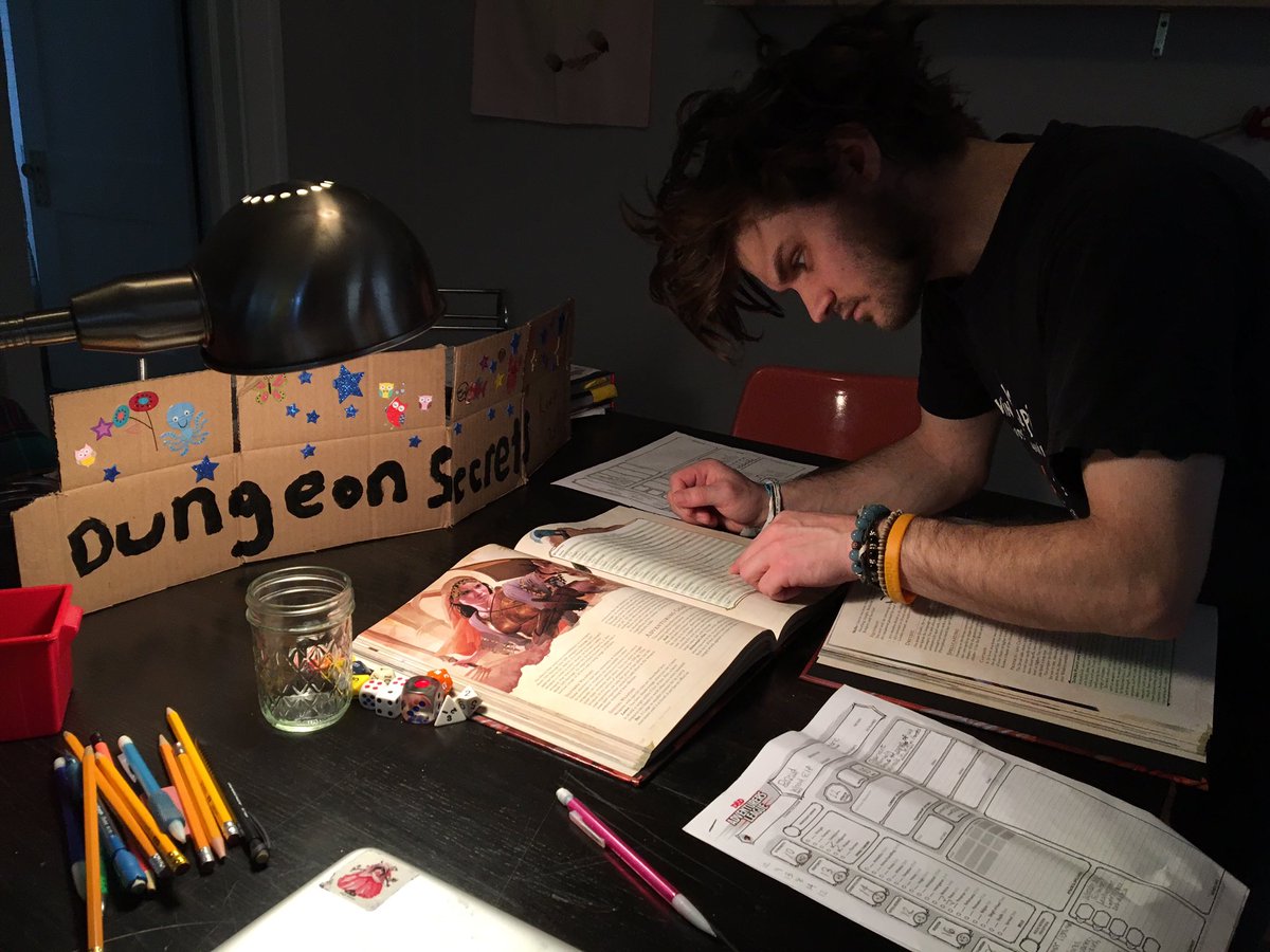 GrowFangs's tweet image. In addition to playing music, Grow Fangs is also a DnD party