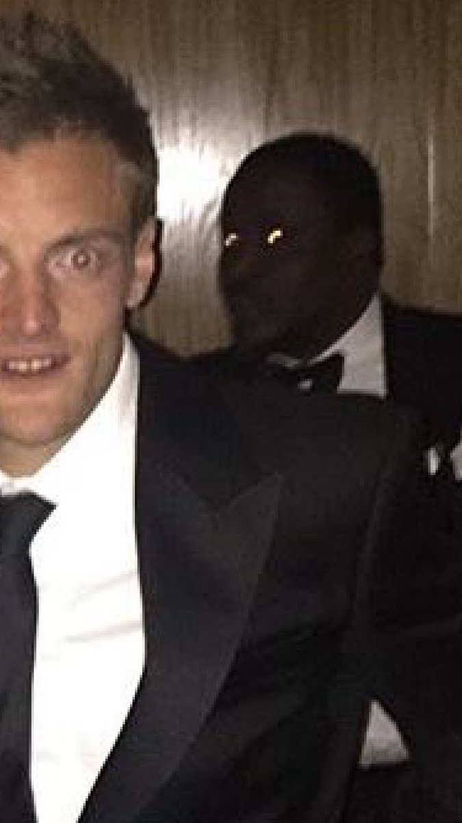 @KingsleyMolby forget Vardy look at that fella in the background hahahahahaha