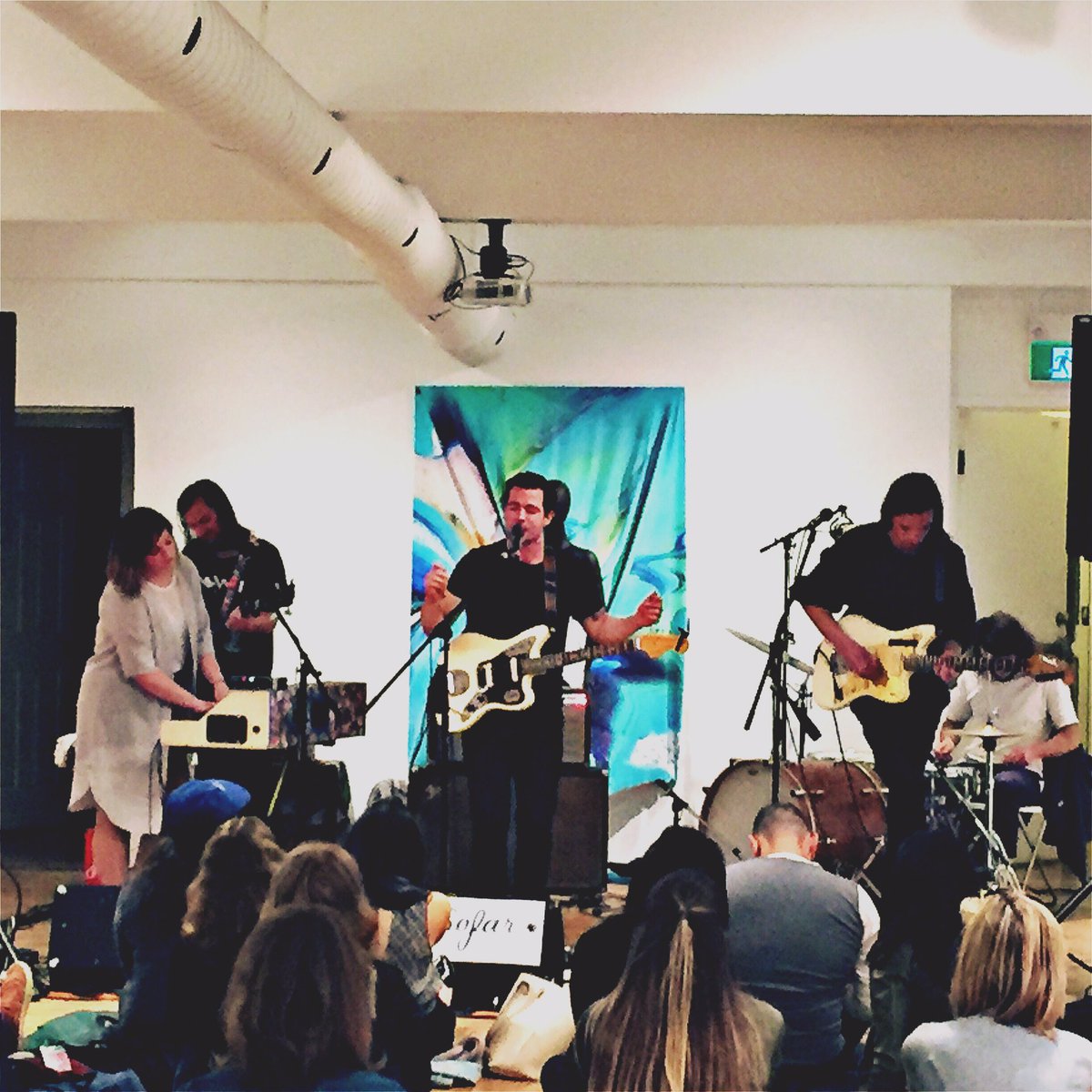 BradsHendy's tweet photo. Sunday night spent with friends &amp; amazing music #sofartoronto #mysteryperformance #music @SofarToronto @highsmusic https://t.co/P3FPL1YiqH