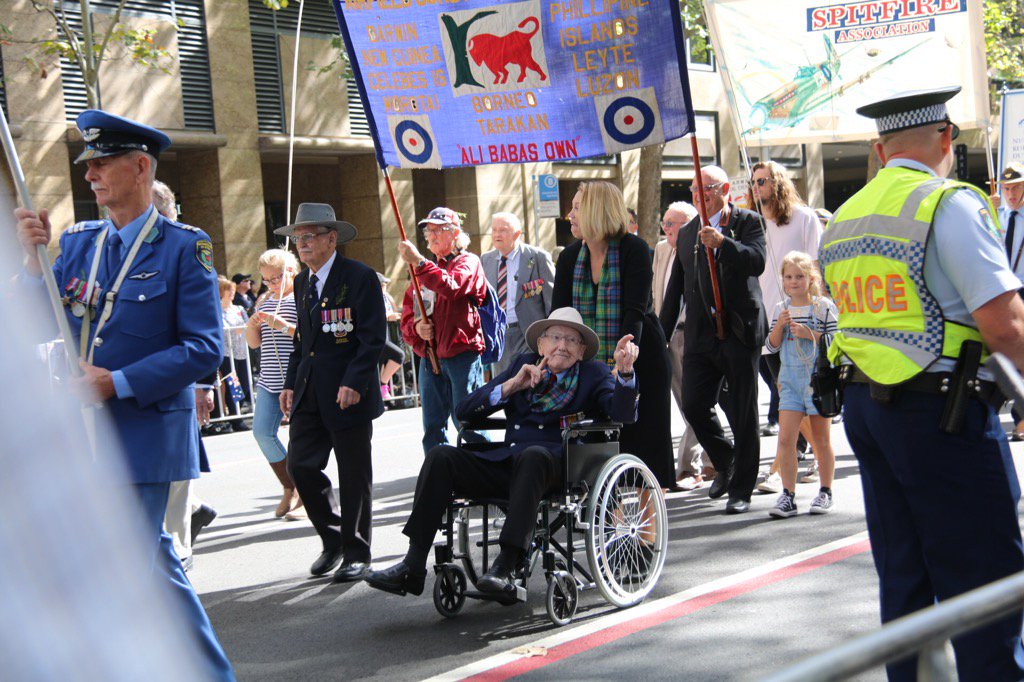 annetarasov's tweet photo. A veteran greets his family members during the Anzac Day march in Sydney #AnzacABC @abcnews https://t.co/mSvvo2w9J1