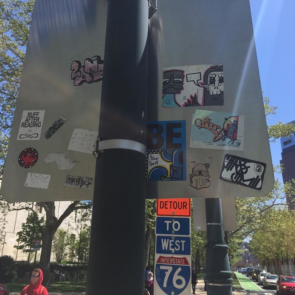 BrujaMaracc's tweet photo. #philly #phillygraff #philadelphia #graff #graffiti #215 #phillystickers #stickerporn #graffporn #graffitiporn #sla… https://t.co/dxqCh9NBPd