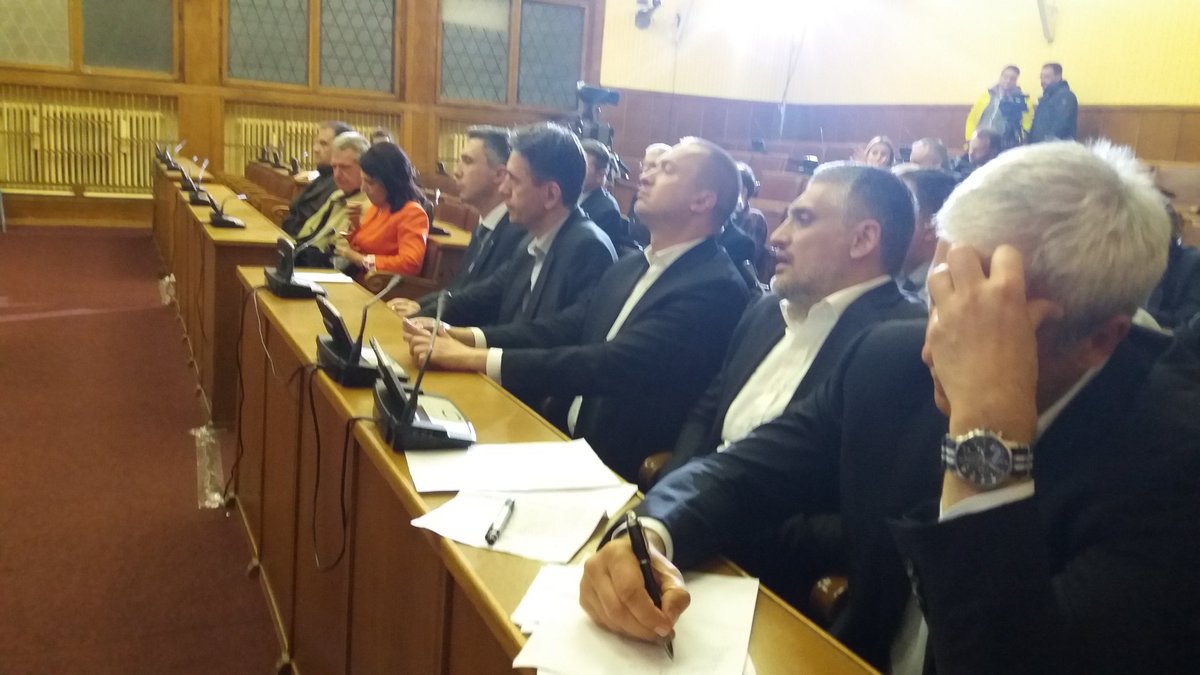 demokrate's tweet photo. I dalje smo u RIK-u. https://t.co/UlhOaR6Uvj