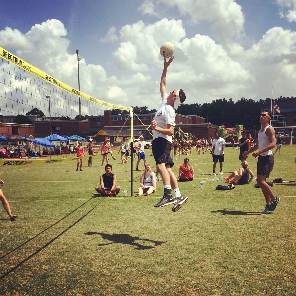 vikingkeyclub's tweet photo. Everyone, don't forget to register for the annual volleyball tournament! Proceeds will go to the band for uniforms! https://t.co/Zb7FC8KAZG