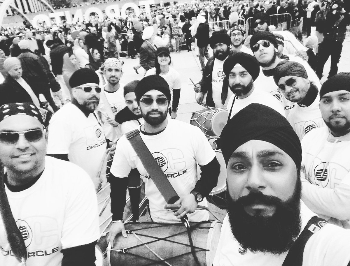 DholCircle's tweet photo. TORONTO NAGAR KIRTAN 2016
#dholcircle #dhol #dholilife #dholis #vaishaki #parade #toronto #canada #Sikh #pride #2016 https://t.co/bFt5ateUqn