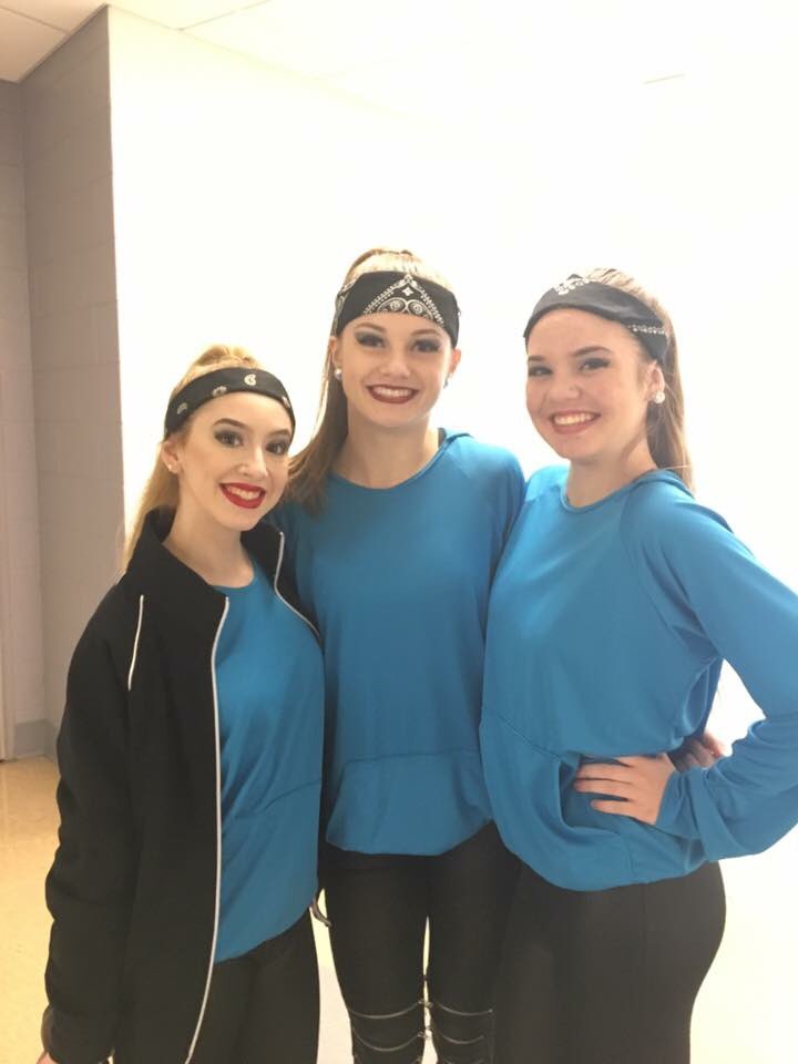 donuteliaa's tweet photo. yay for funk n roll getting a golden ticket and going to worlds 😍 #taptothetop https://t.co/fkM1fYw2eo