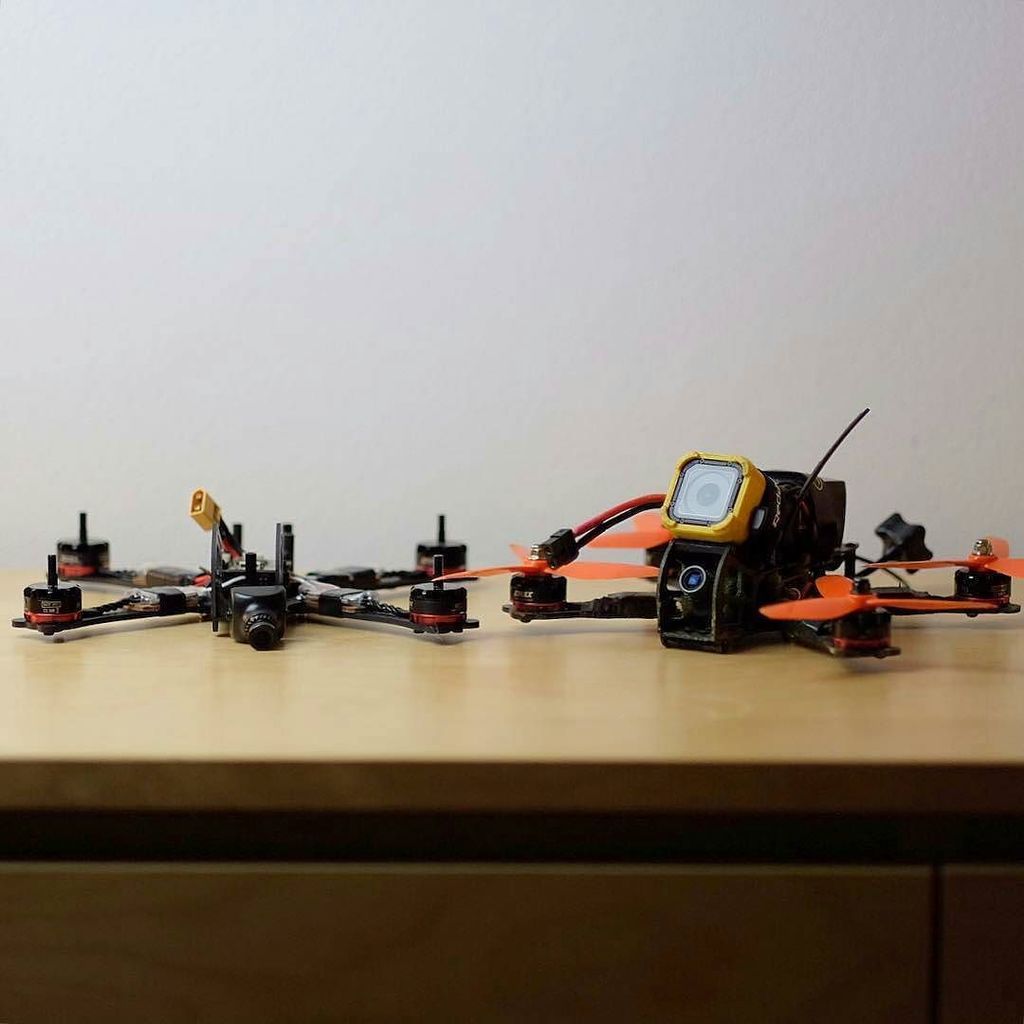 Dronesque_'s tweet photo. Clean and simple builds (#dronesque) 
Pilot @jimmacfx https://t.co/zuahWl55M9 https://t.co/joFJJqJI49