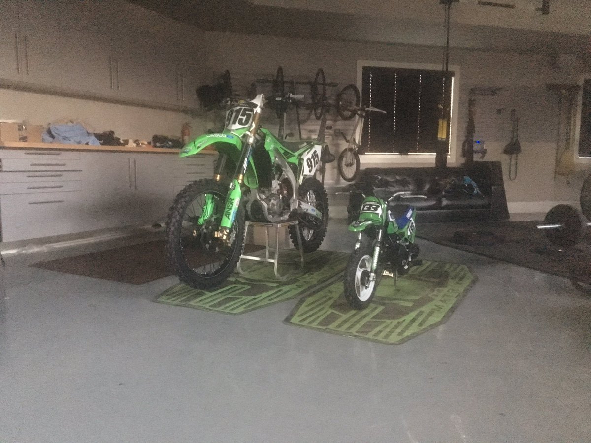 MattLasco915's tweet photo. Ready for next session @danno919 @mmcr127 #teamlasco #maxxspeed https://t.co/c5OSFBI8s8