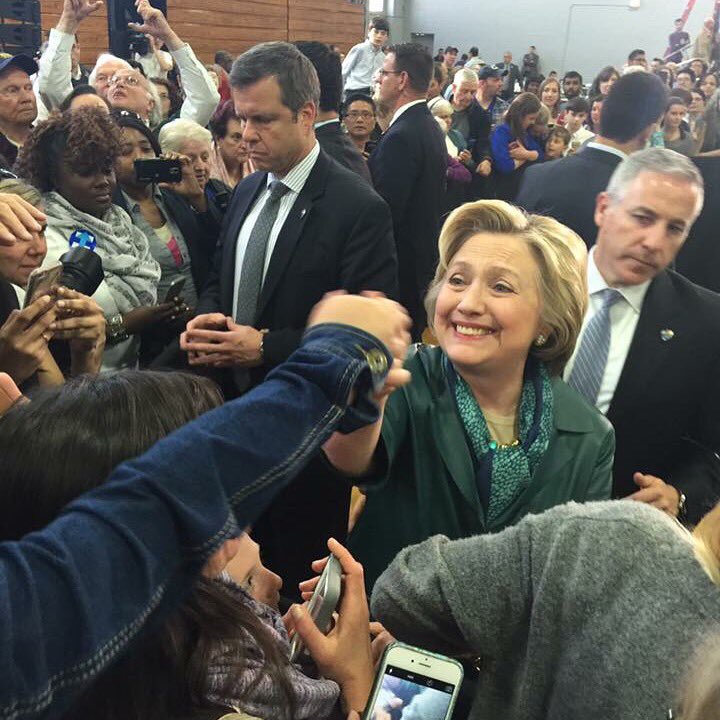 BAMBAMBPT's tweet photo. Bella shaking @HillaryClinton hand. @HillaryCt4 #CT4Hillary https://t.co/zQDko3OBzS
