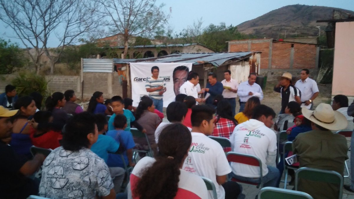 MgCorpus's tweet photo. 24 Horas al día, un proyecto encabezado y respaldado por las #mujeres de nuestro distrito @PRIOaxOficial #Oaxaca https://t.co/d0Oxhi0sk9