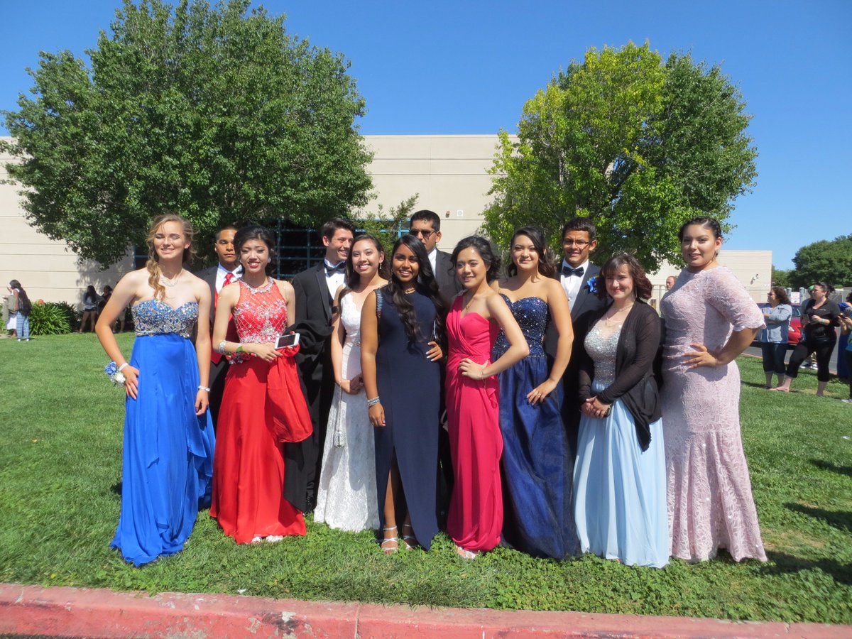 FazizzleBubbles's tweet photo. Prom ~ Pt 2 #whsprom2k16 https://t.co/j5RUUdOUyG