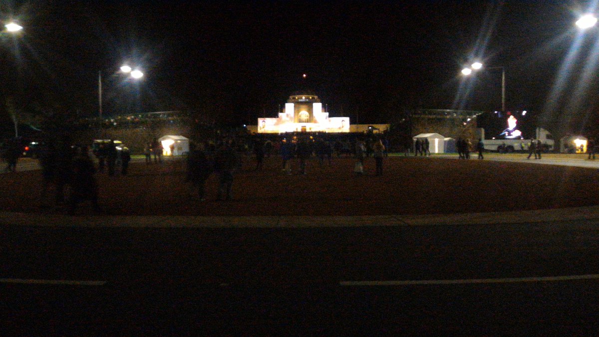 ZippyIO's tweet photo. Lest we forget. #AnzacDay2016 #AnzacDay  #ANZAC https://t.co/VBKcZXnAzf
