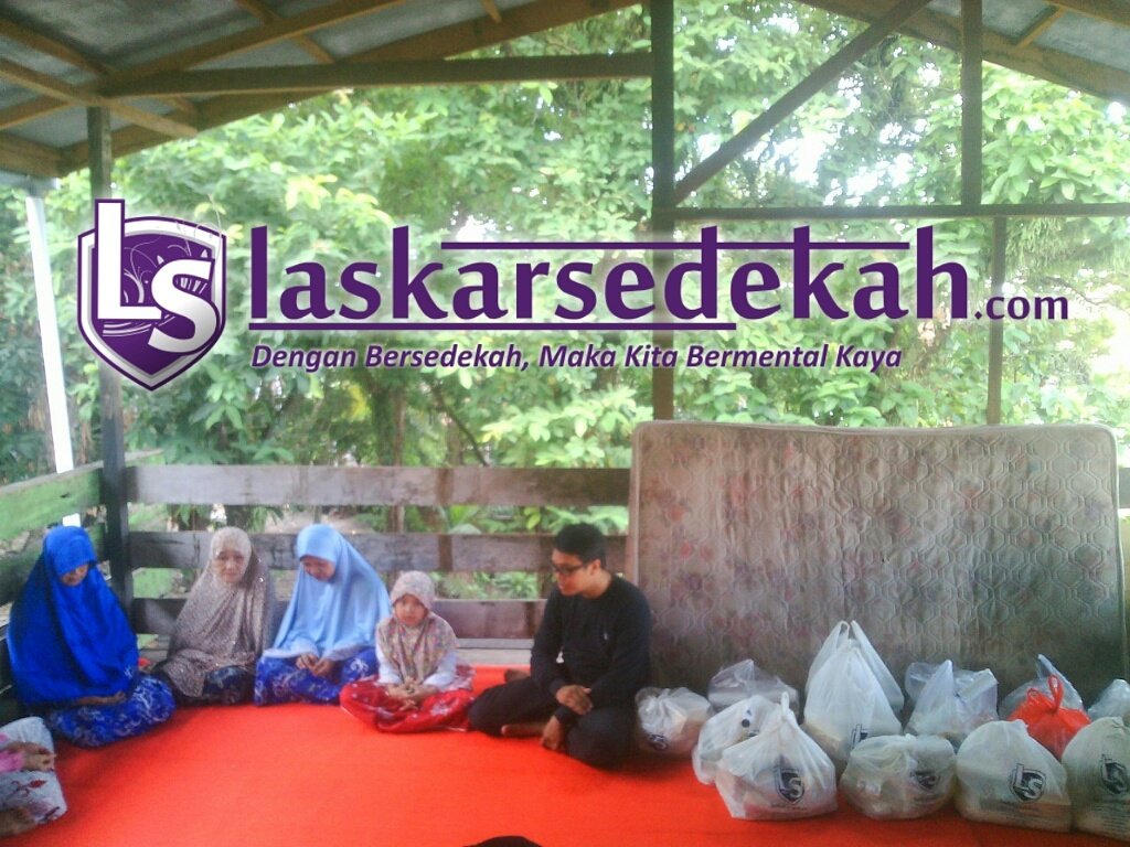 ahad 24/042016 tersampaikan sedekah paket sembako untuk dhuafa di balikpapan