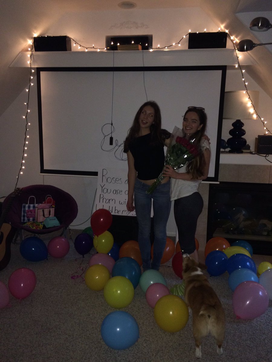jo_sie_hajek's tweet photo. She's taken 😏 @SehsPromposals https://t.co/9HepjHYPLD