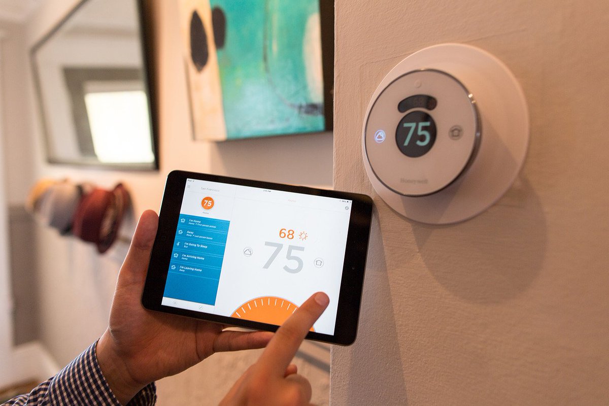 AllFourSeasons2's tweet photo. Tech Review: a smart home that knows when to blast the AC! https://t.co/SHjeM2avPW https://t.co/6Jt8cKeTLN