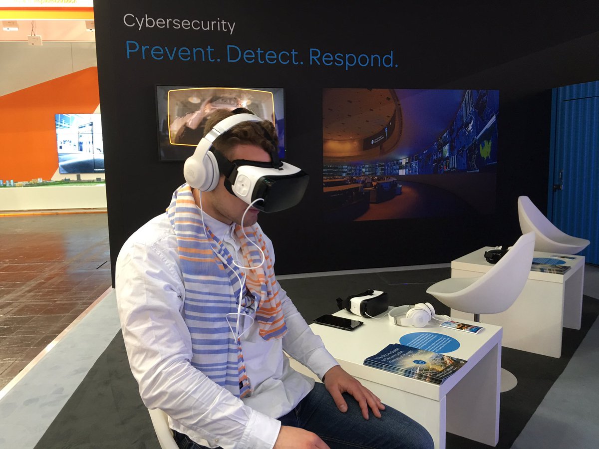 attcharlieb's tweet photo. Get a look inside our GNOC and help mitigate a DDoS attack! Thanks to @foundry45 #attsecurity #attemployee #HM16 https://t.co/p4qzSYdf8i