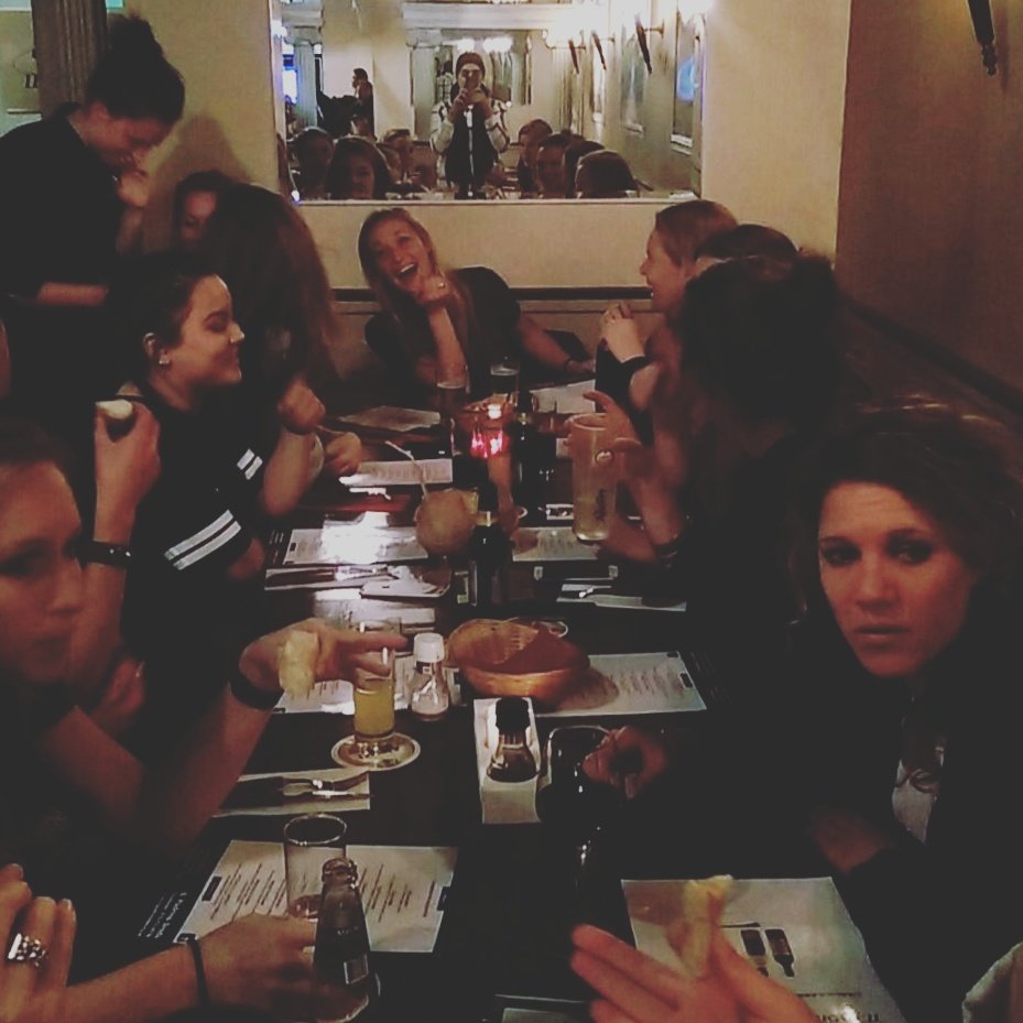 BSCdames1's tweet photo. Afgelopen weekend teamuitje @BSCdames1 #karten #eten #Breda https://t.co/jYeB90iL9i