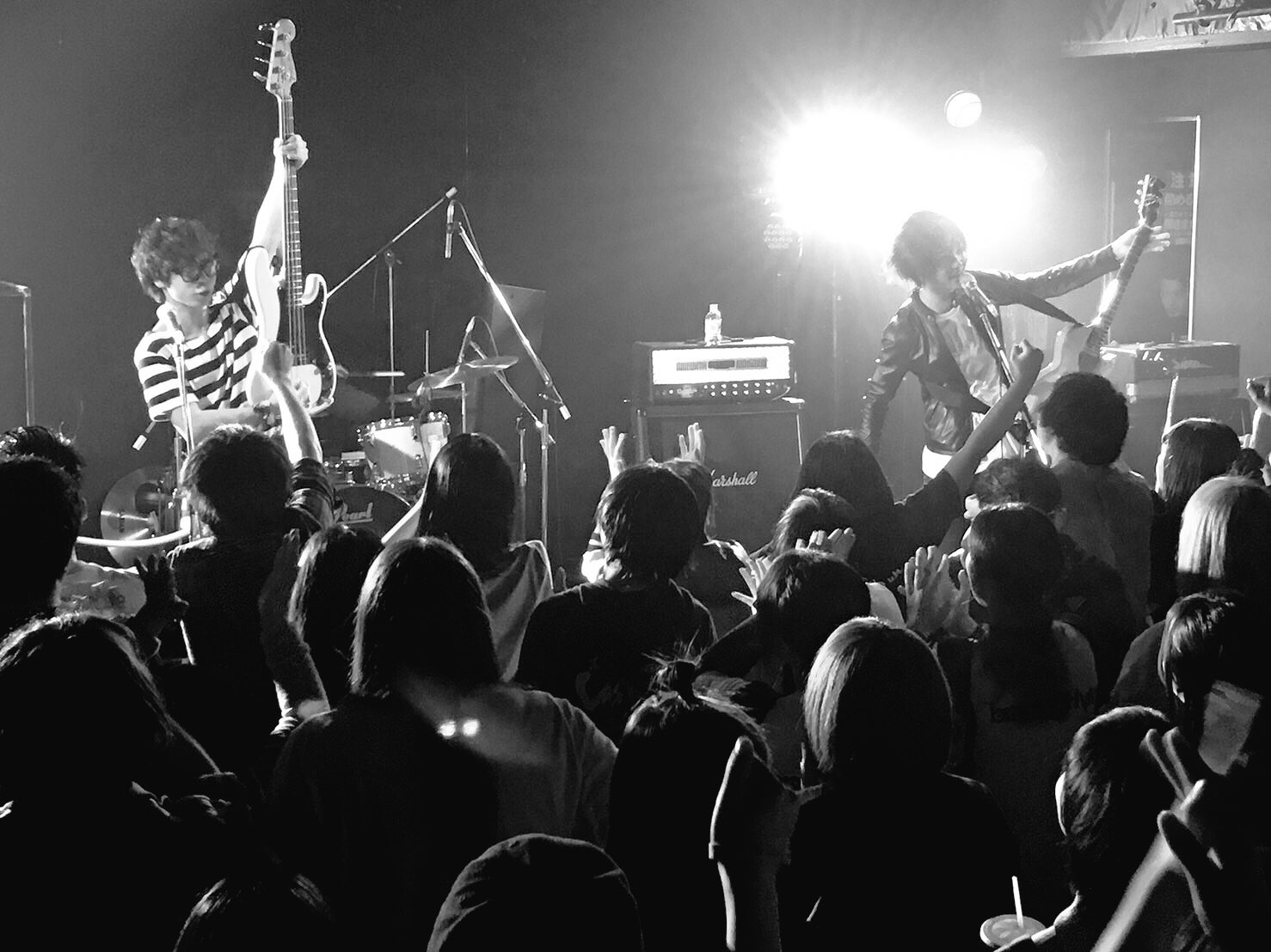 Six Lounge Six Lounge 東雲リリースツアー 現在15本終わりました まだまだ続きますよ 6 25は大分にて 黎明 と題してワンマンも行います 要チェック Six Lounge Six Lounge 東雲リリースツアー 現在15本終わりました まだまだ続きますよ 6 25は大分にて 黎明 と題してワンマンも行います 要チェック