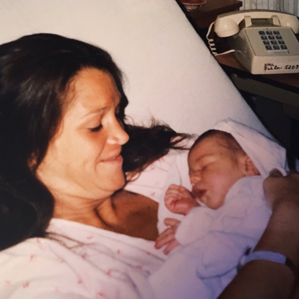 Taylar Hender On Twitter Happy Birthday Mom