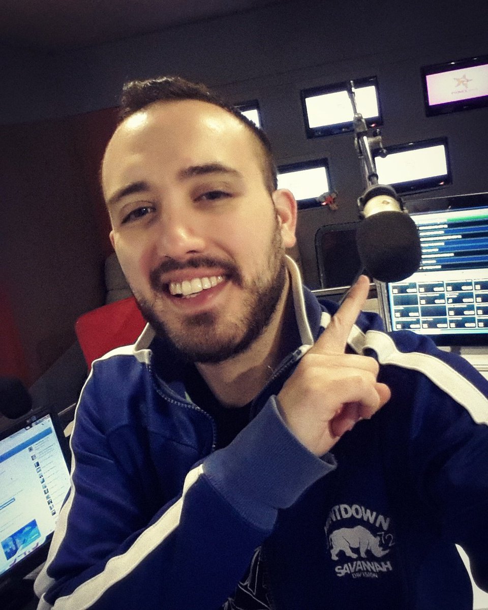 xarisxro's tweet photo. Ρυθμός 949.  Από τις 5 το πρωί...κάθε ημέρα..και την Μεγάλη εβδομάδα 😀 @rythmos949fm https://t.co/YTHSZsyXsr