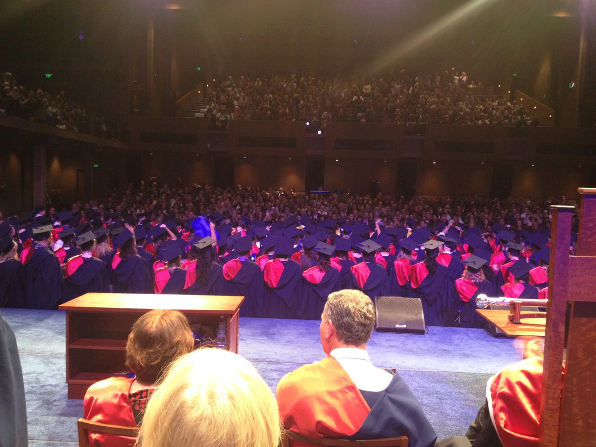 themediapod's tweet photo. View from stage as graduating @DeakinArtsEd students thank friends and family. Inspiration for #alr103 students? https://t.co/YDP4PO9zKm