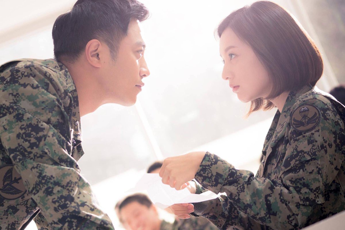 lyuublue's tweet photo. Really can't move on from them #DescendantsOfTheSun #SeoDaeYeong #YoonMyeongJu ♡♡♡ https://t.co/mnZvc0gMpL