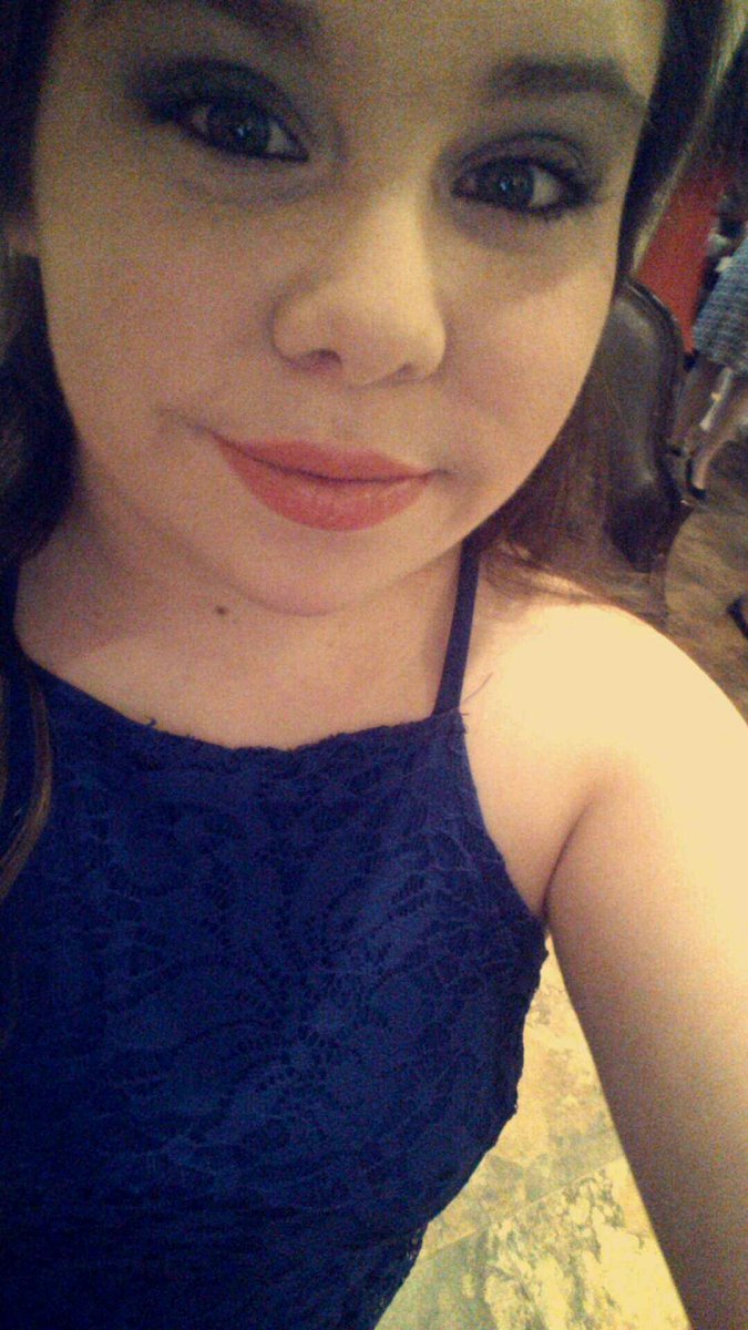 Steph_2016's tweet photo. #prom2k16 https://t.co/yzCVqvYKVk