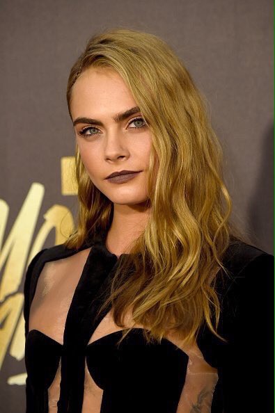 PPGFAVS's tweet photo. Cara Delevingne https://t.co/RZWCnaa0Lq