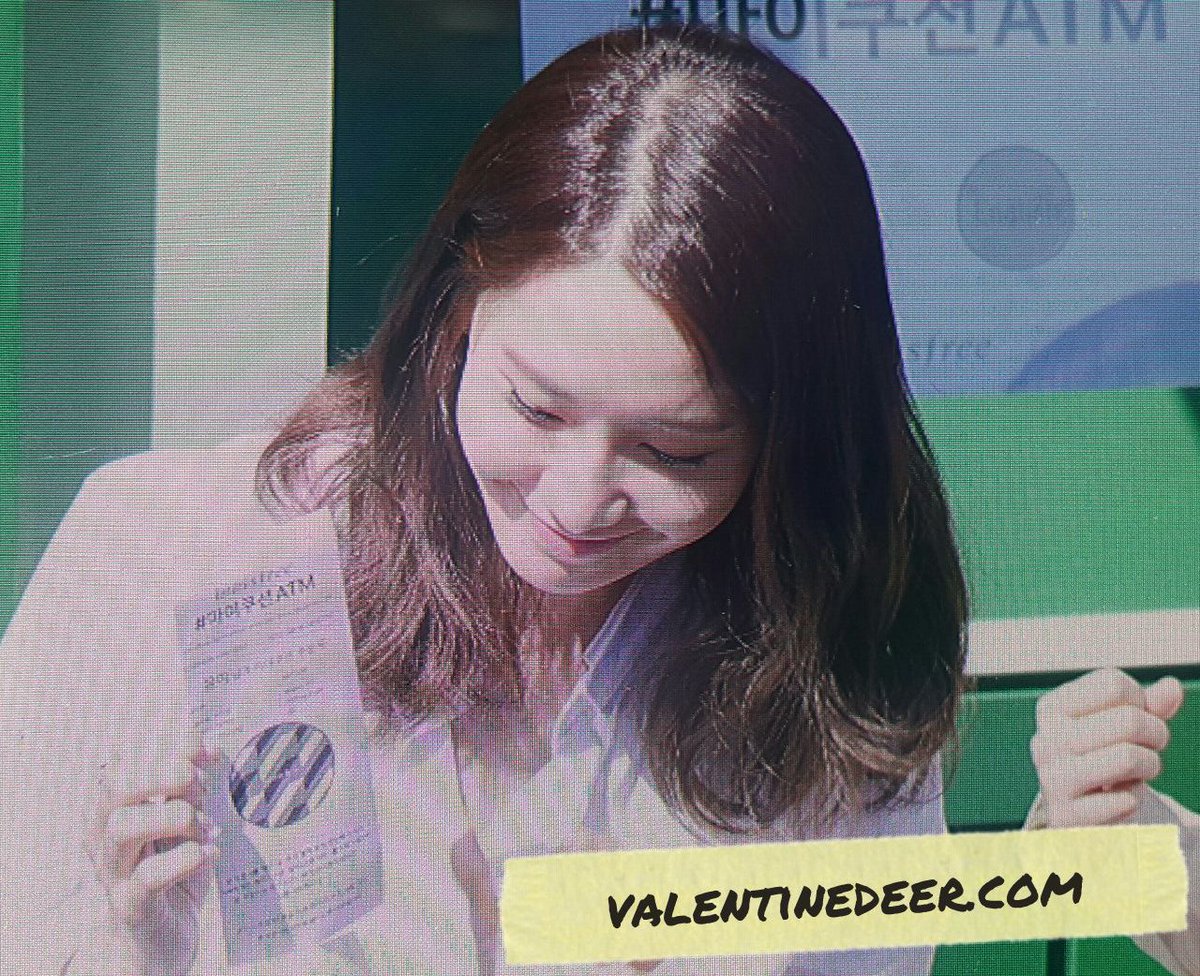 [PIC][25-04-2016]YoonA ghé thăm cửa hàng của "Innisfree 'My Cushion ATM'" vào trưa nay Cg3T5T-U8AAh884
