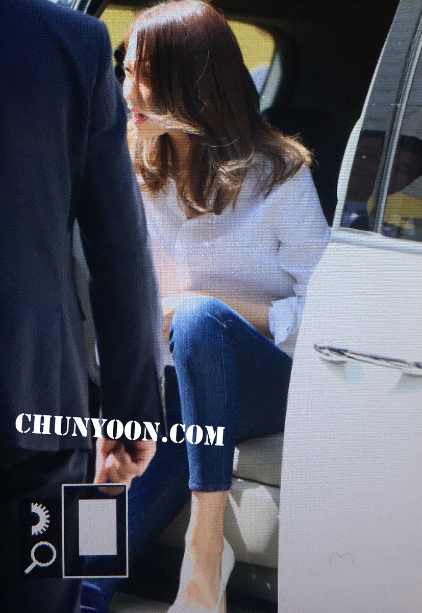 [PIC][25-04-2016]YoonA ghé thăm cửa hàng của "Innisfree 'My Cushion ATM'" vào trưa nay Cg3Ti1NU8AAAhac