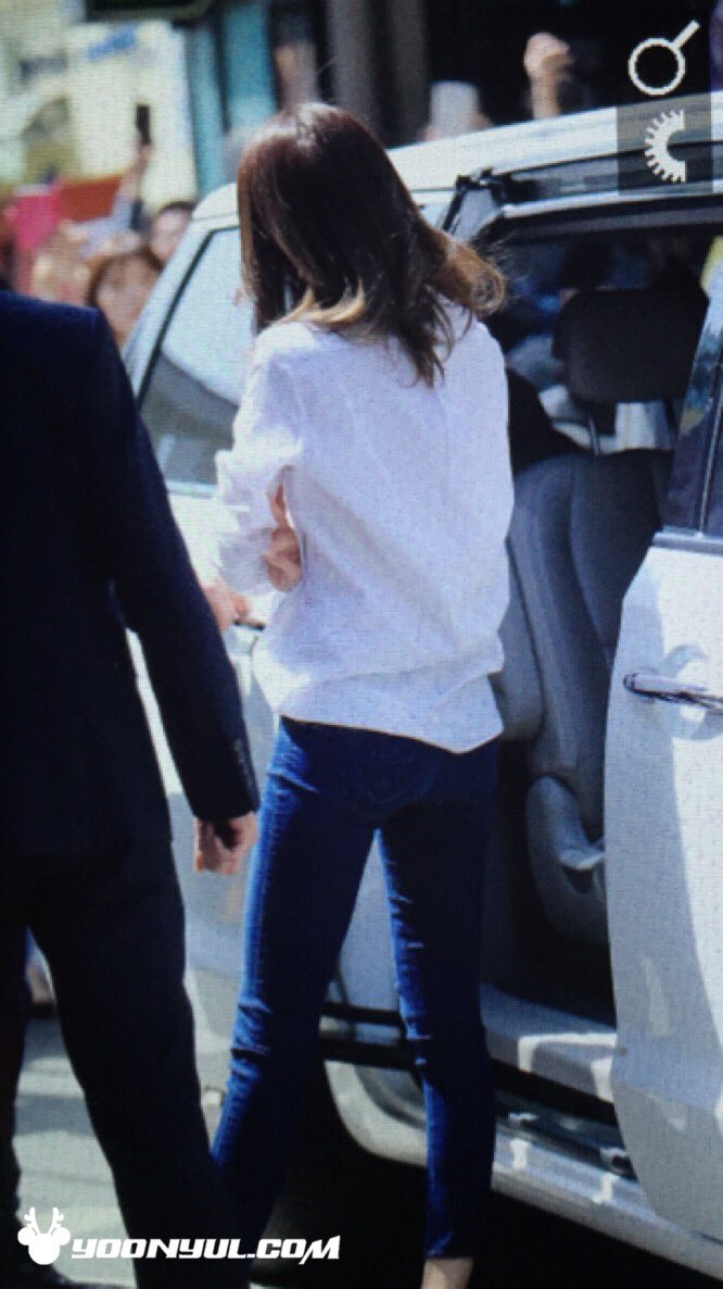 [PIC][25-04-2016]YoonA ghé thăm cửa hàng của "Innisfree 'My Cushion ATM'" vào trưa nay Cg3V6AFUYAA7SzX