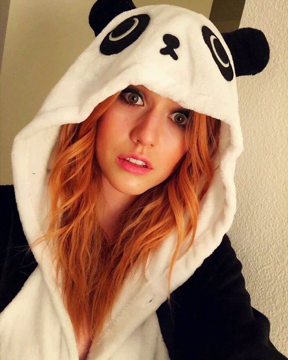 PPGFAVS's tweet photo. Katherine McNamara https://t.co/Y0BldDkKfN
