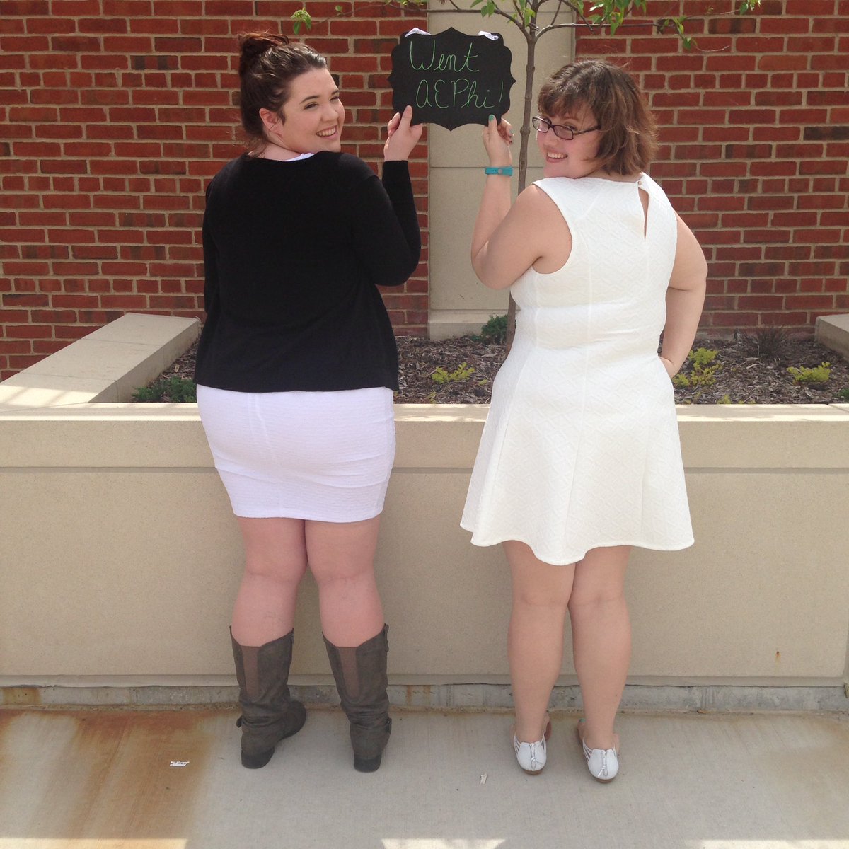 We are so excited to introduce our lovely new members! Amber and Ellie we love you to pieces. 💚💚