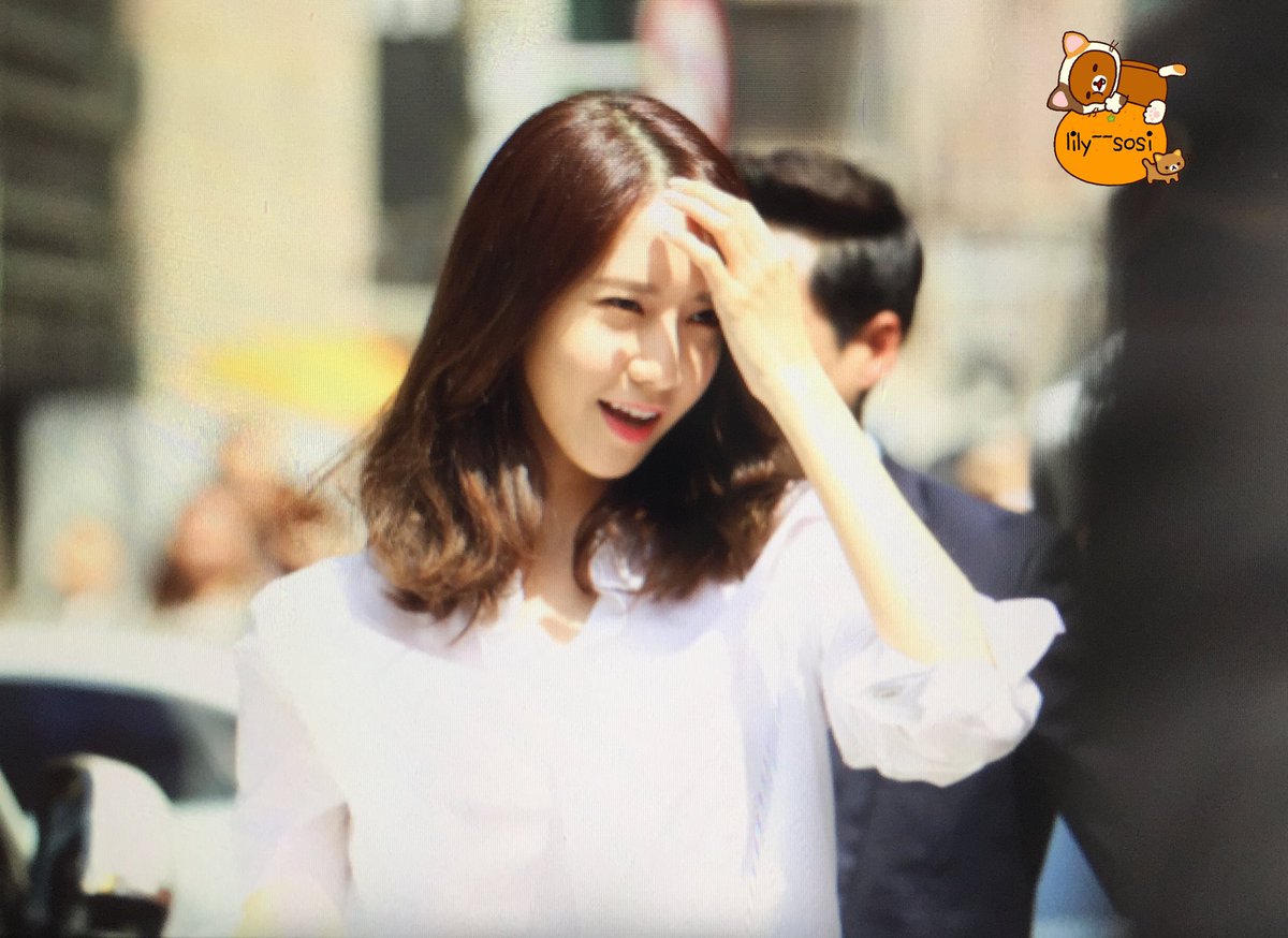 [PIC][25-04-2016]YoonA ghé thăm cửa hàng của "Innisfree 'My Cushion ATM'" vào trưa nay Cg3b0xdUgAAxNaT