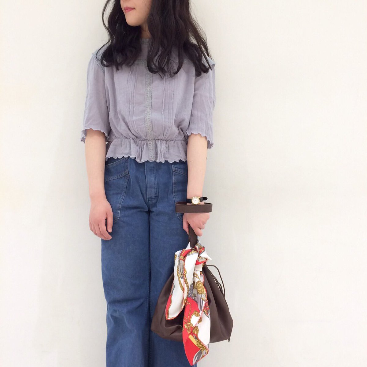 バッグにスカーフを巻いてる女子が それ いるの なんのため と聞かれた答えに老若男女納得するしかなかった Togetter バッグにスカーフを巻いてる女子が それ いるの なんのため と聞かれた答えに老若男女納得するしかなかった Togetter