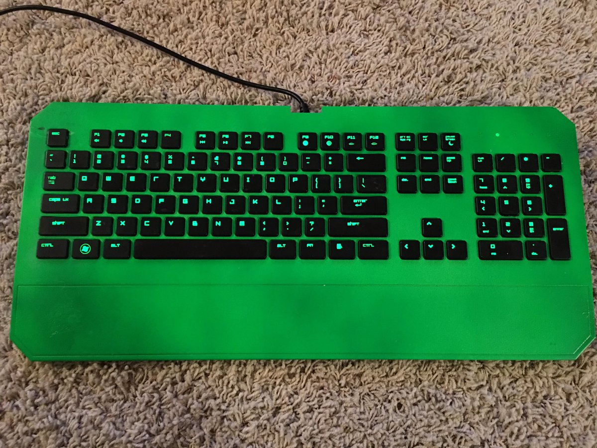 cpeterson19's tweet photo. Finished the custom @Razer Deathstalker! https://t.co/wUKMKfRmfp