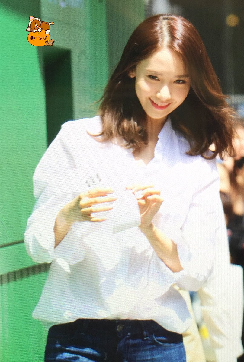 [PIC][25-04-2016]YoonA ghé thăm cửa hàng của "Innisfree 'My Cushion ATM'" vào trưa nay Cg3bUdGUkAA7p9g