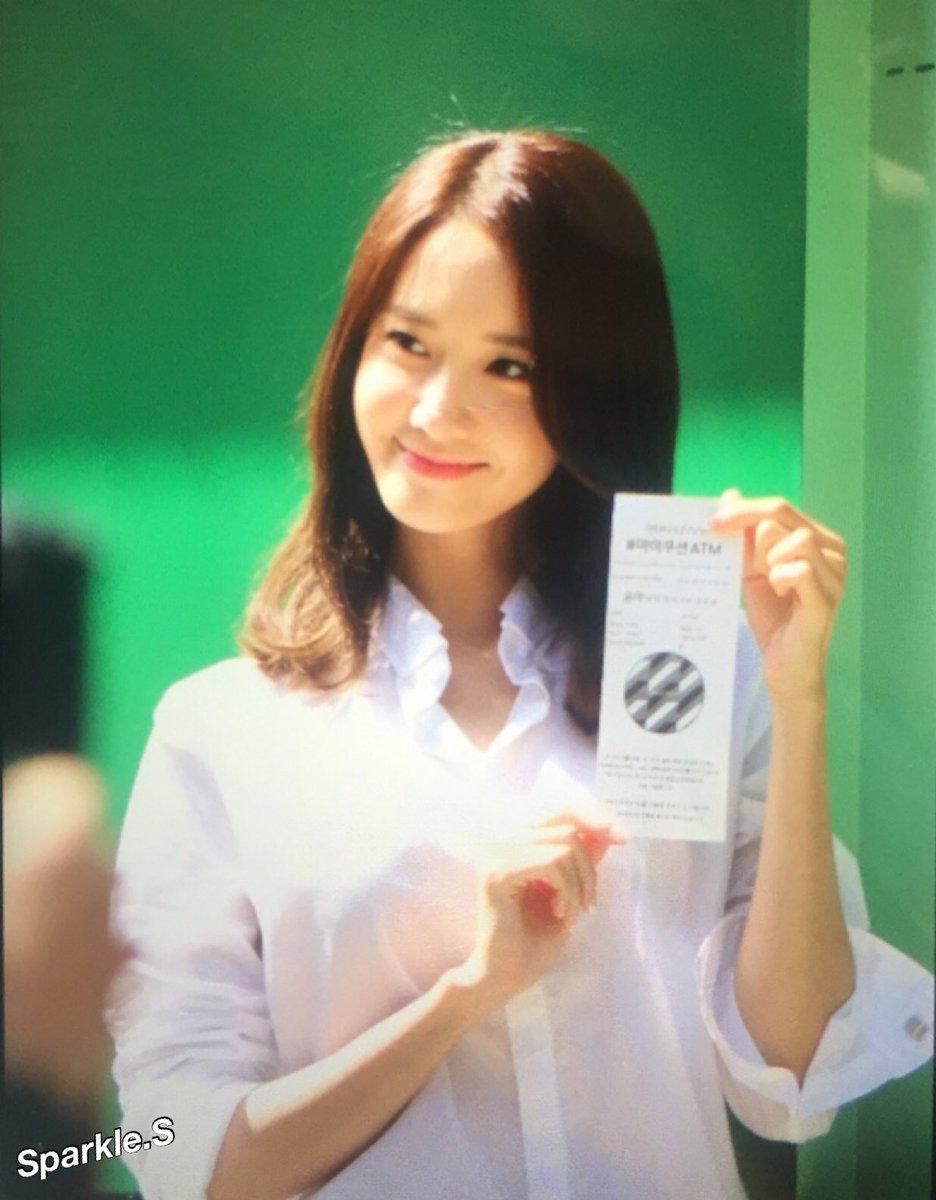 [PIC][25-04-2016]YoonA ghé thăm cửa hàng của "Innisfree 'My Cushion ATM'" vào trưa nay Cg3dm2aU4AEgGjG