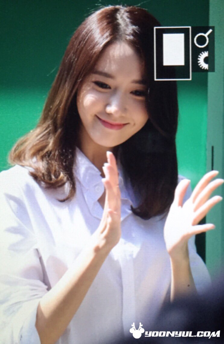 [PIC][25-04-2016]YoonA ghé thăm cửa hàng của "Innisfree 'My Cushion ATM'" vào trưa nay Cg3oO7WUoAAE0je