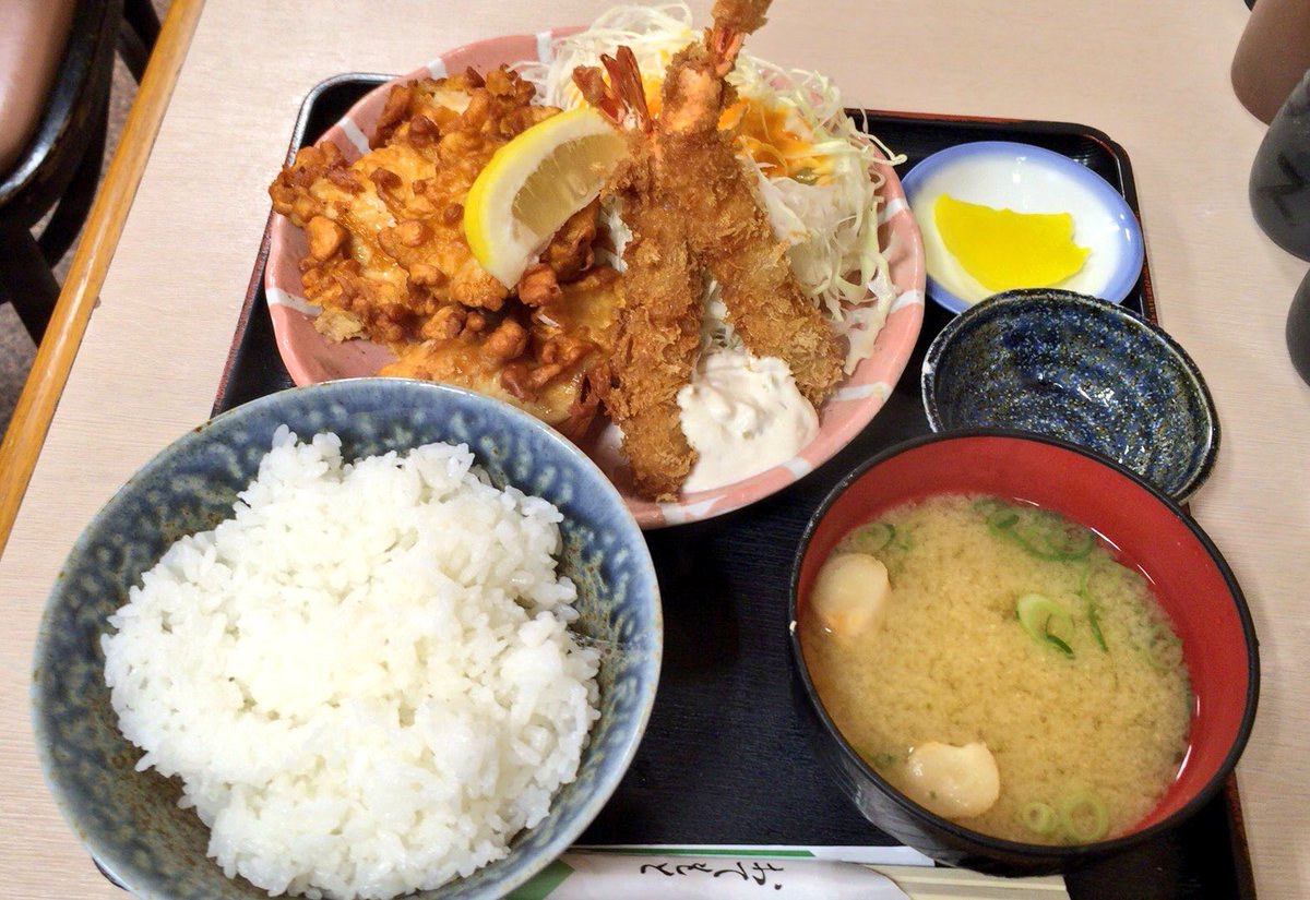 Papiko 大阪梅田 北野屋 北野定食800円 ボリューム満点の定食屋さん ほとんどの定食に とり天とも言えるジューシー胸肉の唐揚げがゴロゴロ 男子向けがっつりメシ Tohoシネマズ梅田から2分 劇場近辺グルメ Papiko 大阪梅田 北野屋 北野定食800円 ボリューム満点の定食屋さん ほとんどの定食に とり天とも言えるジューシー胸肉の唐揚げがゴロゴロ 男子向けがっつりメシ Tohoシネマズ梅田から2分 劇場近辺グルメ