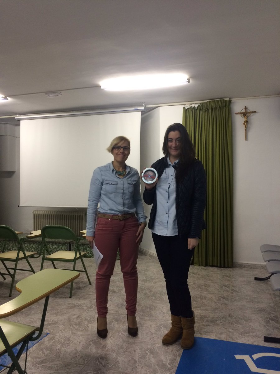 SalesianosSoto's tweet photo. Entrega de Premios del Concurso #microcsep de Bachillerato.@Gemirrus y @h0peful_ ¡enhorabuena! https://t.co/6fC1KT4na1