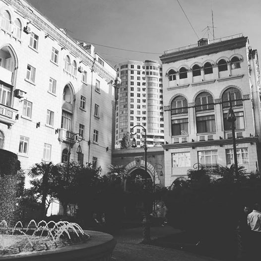 Macid_Musayev's tweet photo. #Azerbaijan #Baku #HelloBaku #InstaBaku #InstaOlkem #OldStyle #Buildings #Fountain #IzmirParki #BlackandWhite #СНГ https://t.co/YD3Pvkxmvz