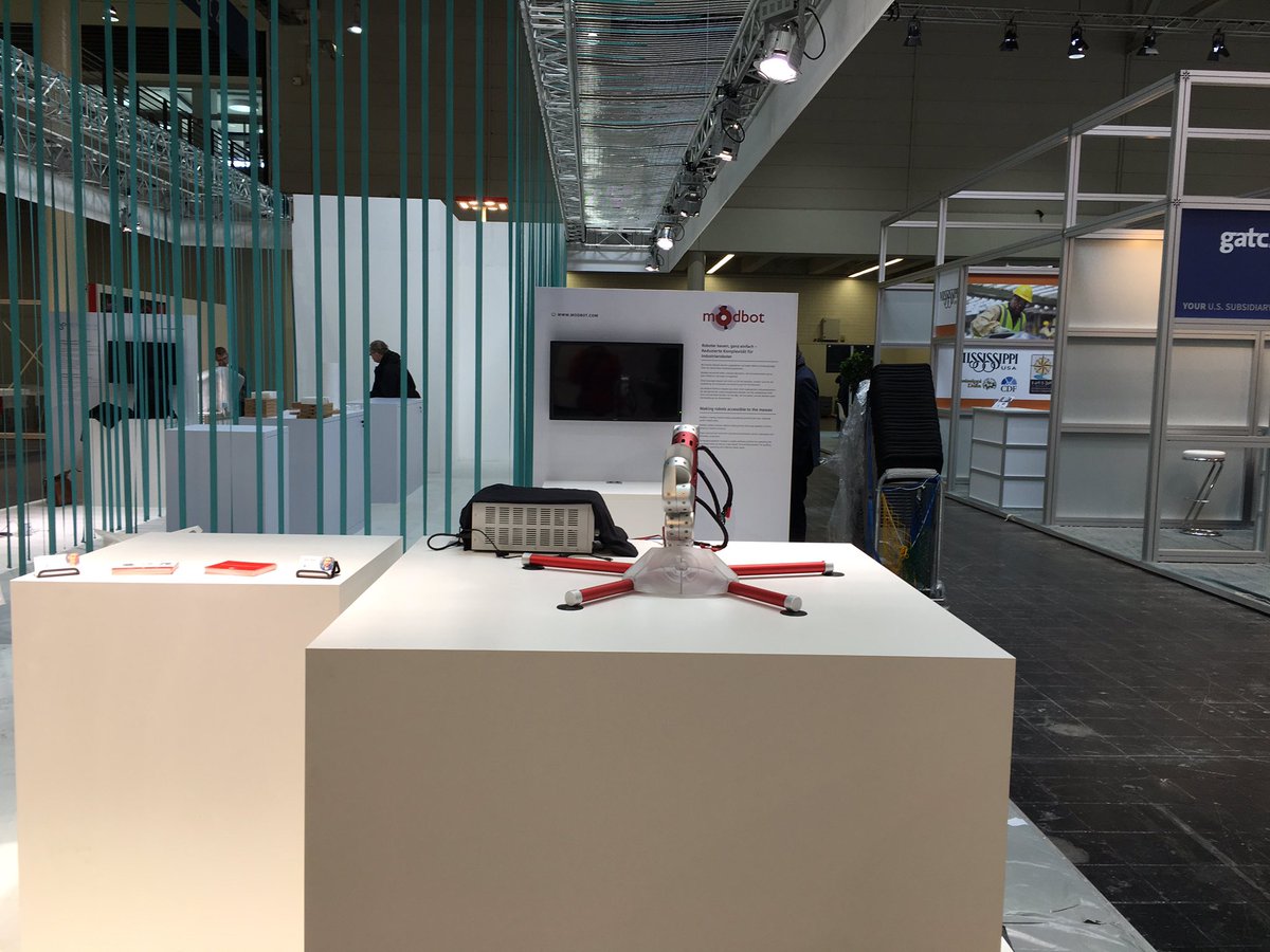 ShawnSchaerer's tweet image. Obama at Hannover Messe.  I hope he comes by to check out our robots.
#modbot #hanovermesse #obama @MrAdamEllison