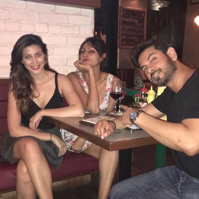 TellyTalkIndia's tweet photo. #KeithSequiera's time out with his friends!! https://t.co/50O0lekp5A