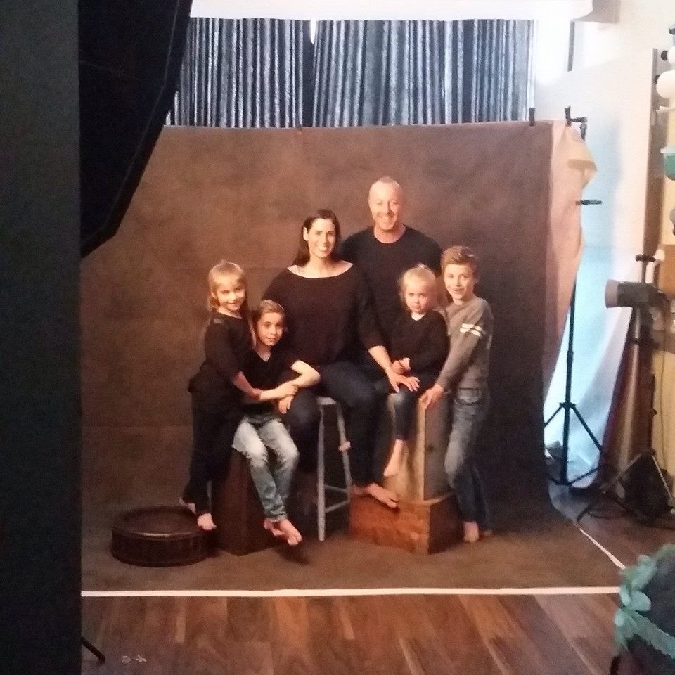 BespokeBackdrop's tweet photo. Loving seeing our backdrops in action! #bespokebackdrops #photography #portrait #art #handpainted #studio #canvas https://t.co/OU9H3WGtfy