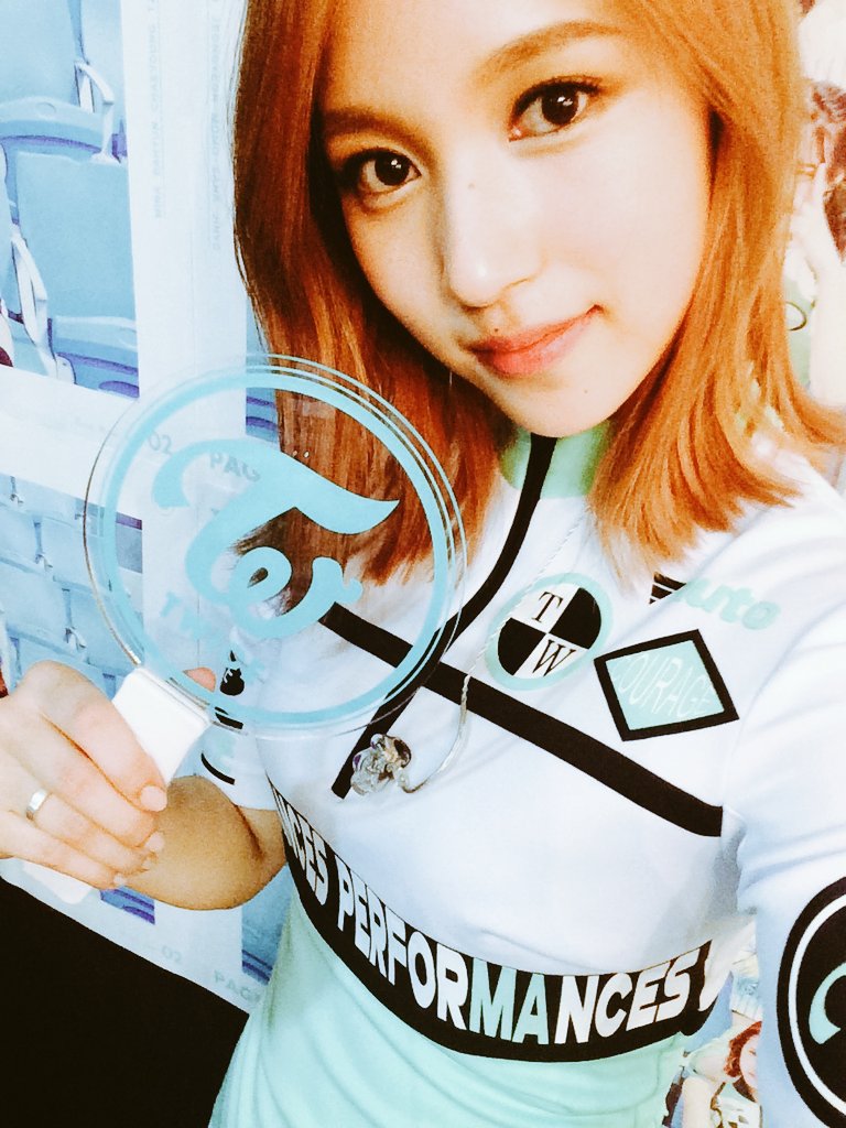 곧 만나요 원스 여러분!
V LIVE @ 8PM 

#TWICE #트와이스
