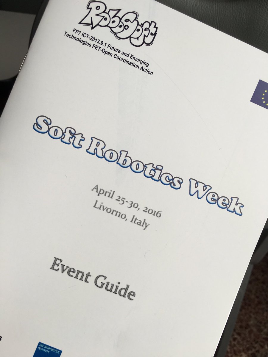 whitwhitwhittt's tweet image. It's starting! Going to teach my robot some new tricks. #TuftsTIHRA #robotschool #softroboticsweek2016