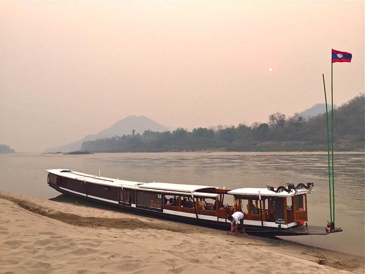 Some of the experiences that make Luang Prabang a unique destination.
- Sunset Cruise in the Mekong

 #LuangPrabang