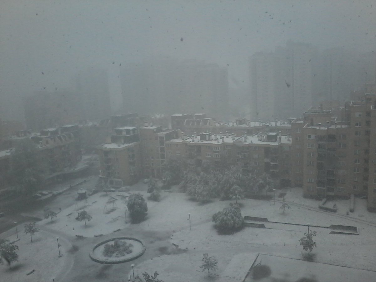 I JUST WOKE UP AND IT'S SNOWING OUTSIDE BUT IT WAS SUNNY WITHOUT ANY CLOUDS YESTERDAY WTF!?!?
#Online