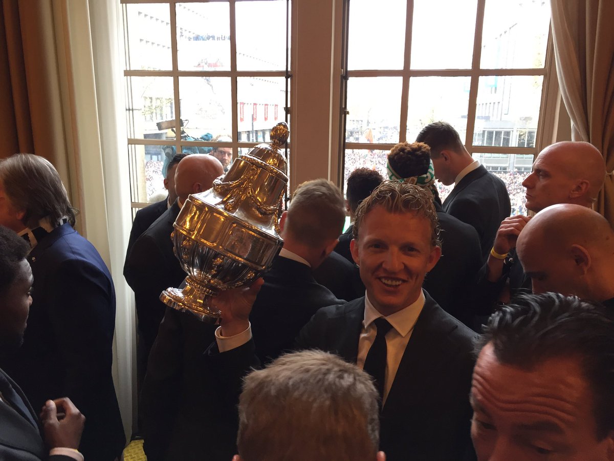 Feyenoord's tweet photo. Bijna! @kuyt #Coolsingel #Cupfighters https://t.co/mFlmyozWLZ